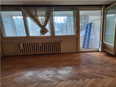 Vanzare apartament 3 camere Titan, Postavarului