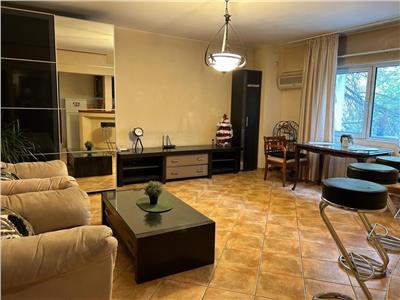 Apartament 2 camere Unirii, Institutul Bancar Roman